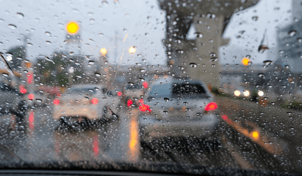 Aquí tienes los mejores consejos para conducir con lluvia de forma segura