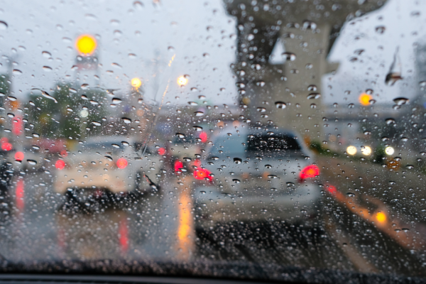 Aquí tienes los mejores consejos para conducir con lluvia de forma segura