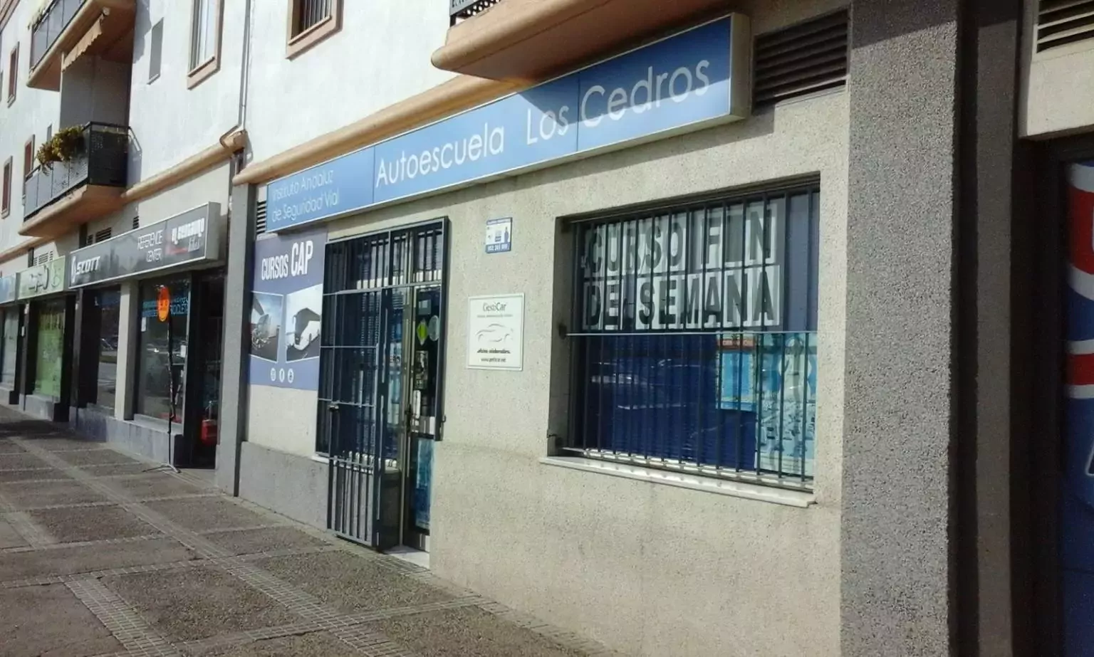 1. AUTOESCUELA LOS CEDROS