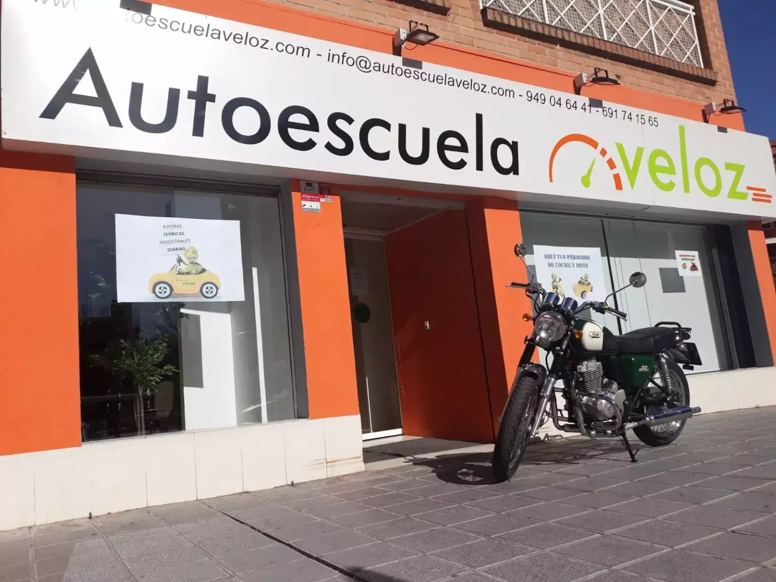 6. Autoescuela Veloz