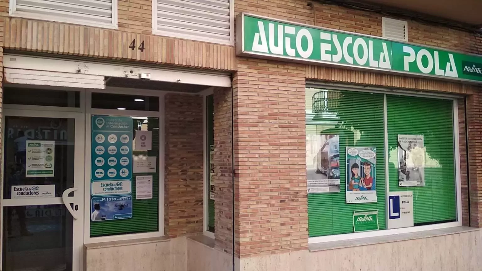 3. Auto Escola Pola