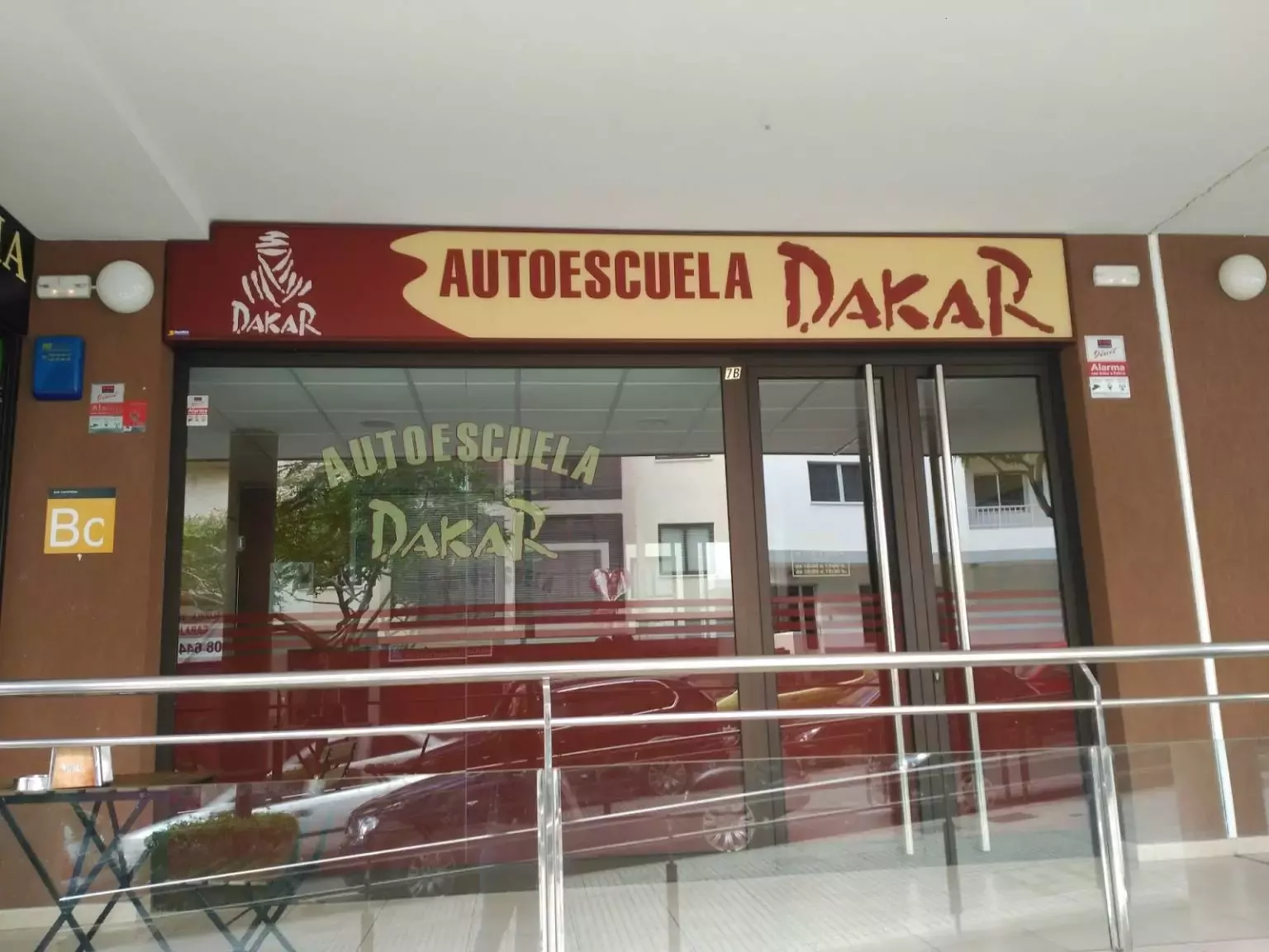 1. Autoescuela Dakar