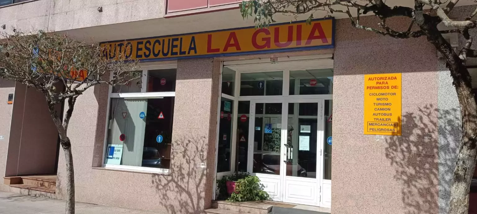 3. Autoescuela La Guía