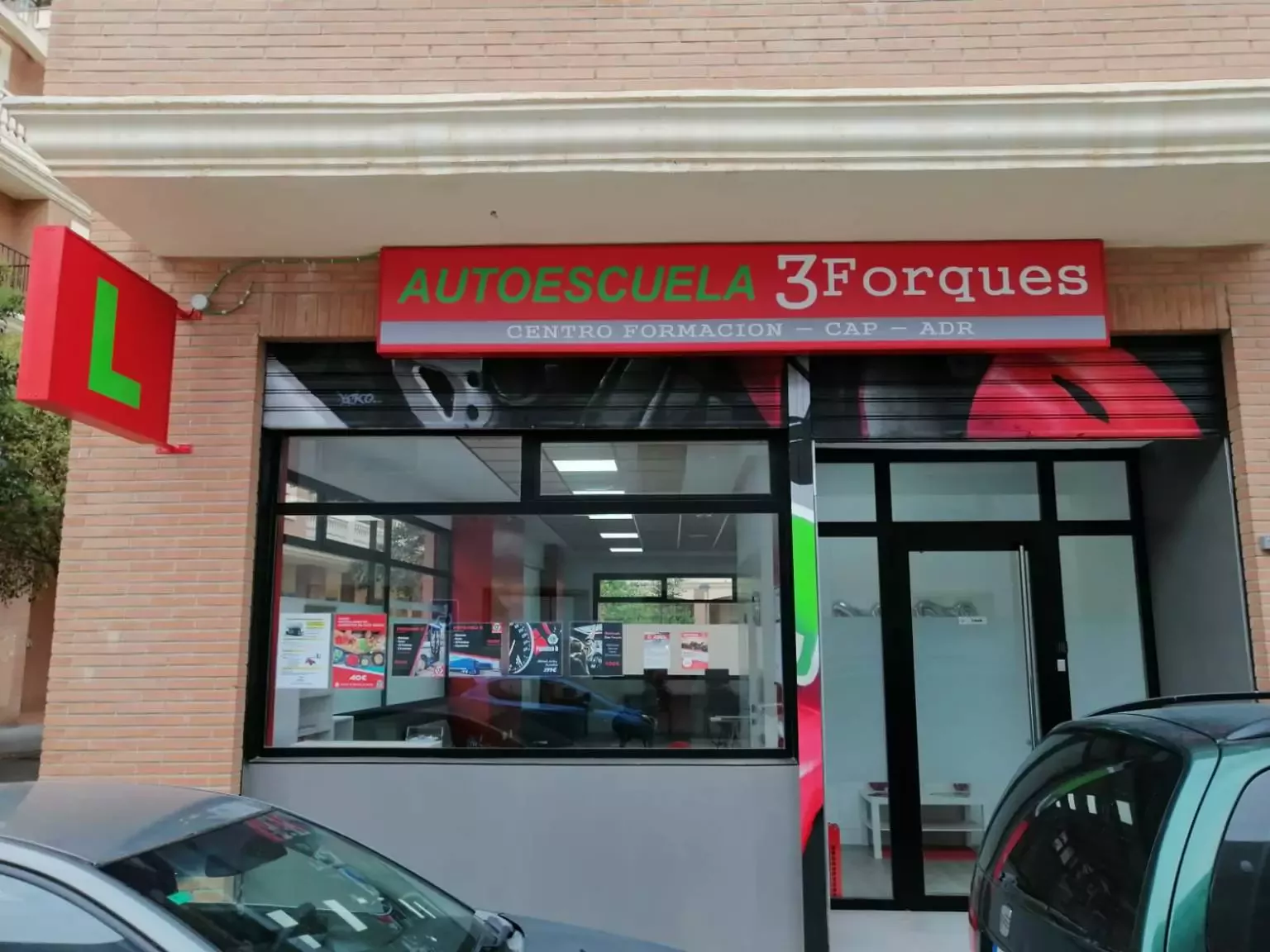 3. AUTOESCUELA TRES FORQUES