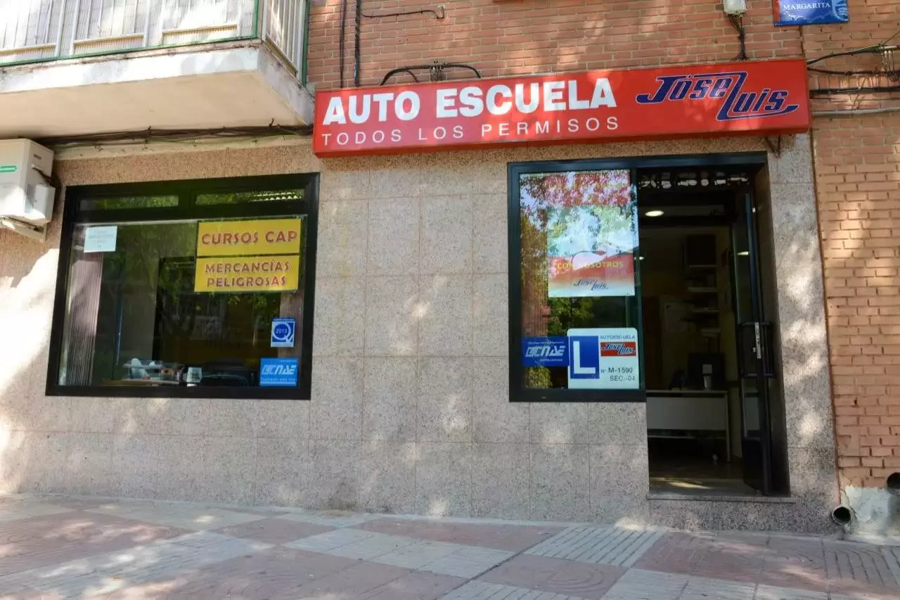 8. Autoescuela Jose Luis