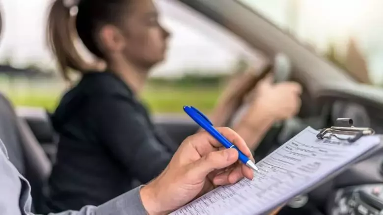 AUTOESCUELA AUTOPISTA