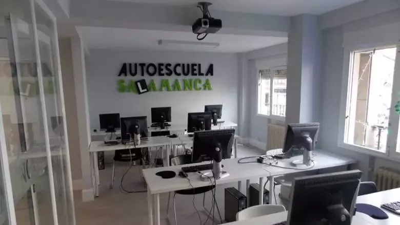 1. Autoescuela Salamanca