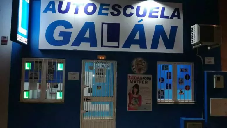 4. AutoEscuela Galán