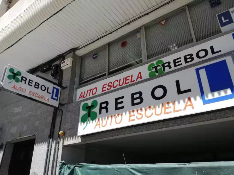 Auto Escuela Trébol