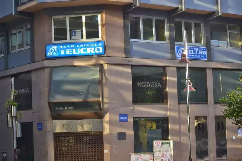 AUTOESCUELA TEUCRO