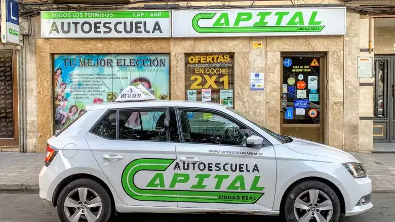 AUTOESCUELA CAPITAL