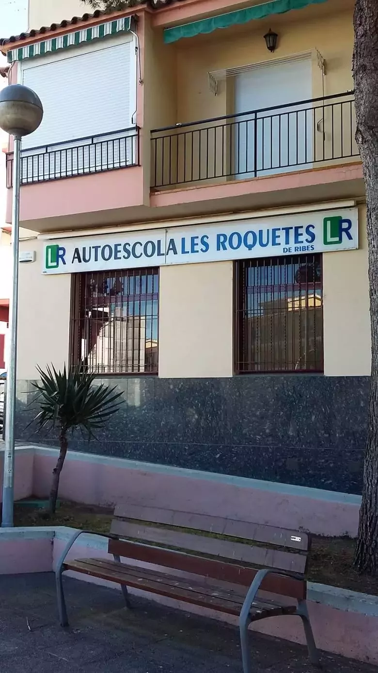 2. Autoescuela Les Roquetes