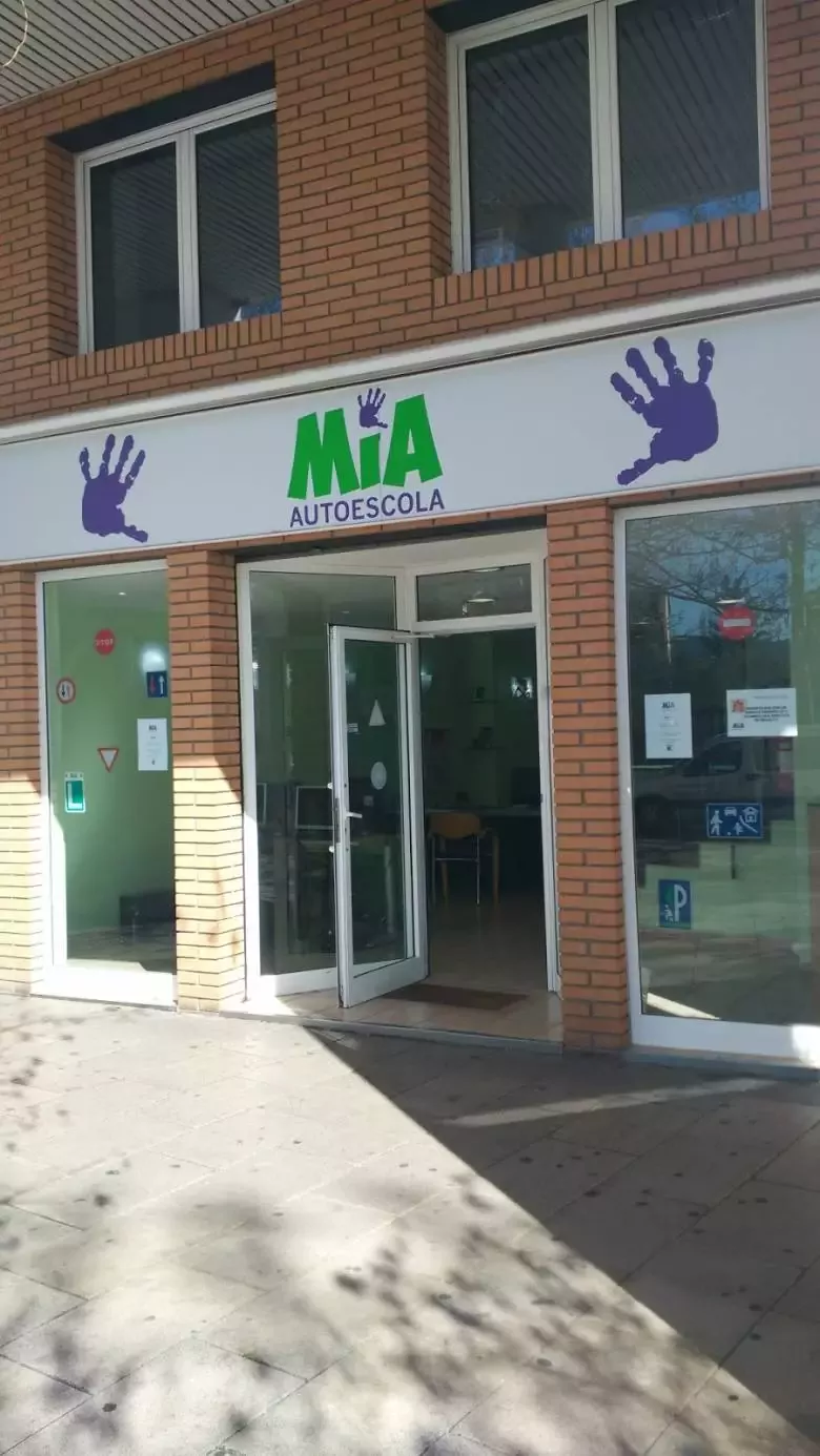 1. Autoescola MIA