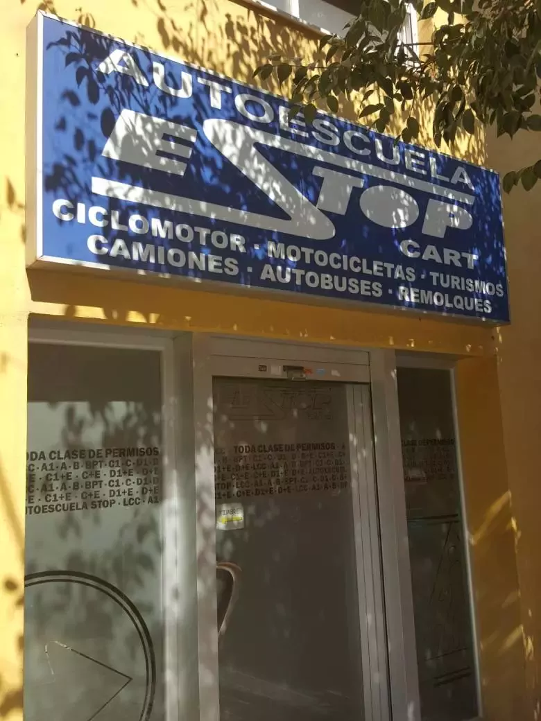 1. Autoescuela Stop