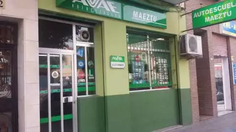 AUTOESCUELA MAEZTU PUERTO - Av. del Port