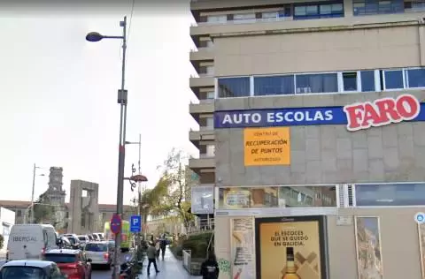 Autoescuelas Faro - Centro Comercial 3