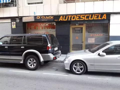 AUTOESCUELA D'CLICK - Carrer Sant Pere San Pedro