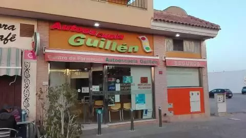 Autoescuela Guillén - Av. de Roldán