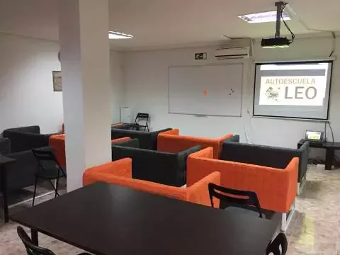 Autoescuela Leo - Av. Ricardo Carapeto Zambrano