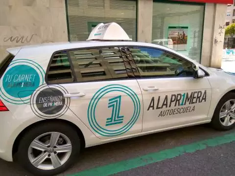 Autoescuela A LA PRIMERA - Av. de los Maristas