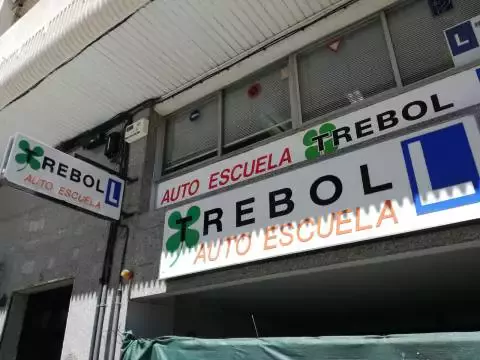 Auto Escuela Trébol - Av. Portugal