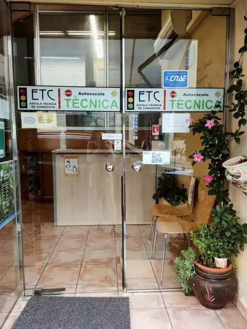 AUTOESCUELA TÉCNICA - Carrer del Canonge Dorca