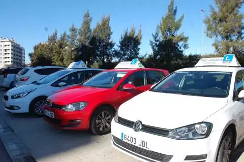 AUTOESCUELA PLAZA JUZGADOS - PLAZA DE LA LIBERTAD