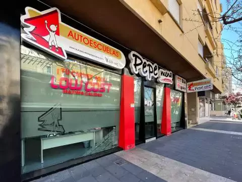 Pepe Mena - Carrer Magistrat Català