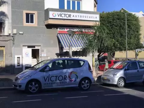 VÍCTOR AUTOESCUELA En Cruce de Arinaga - Av. Ansite