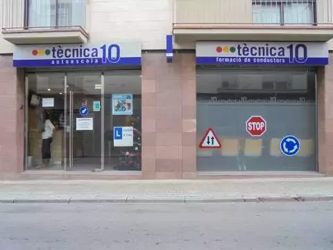 Autoescola tècnica 10 - Carrer del Centre