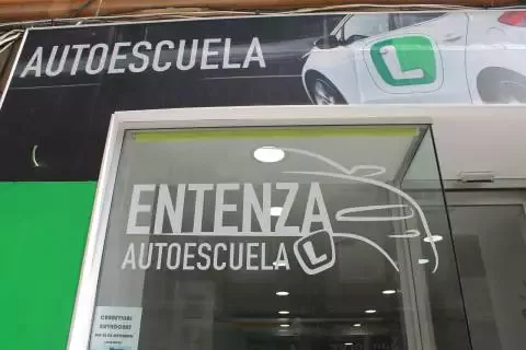 Autoescuela Entenza - C. Na Saurina d'Entença