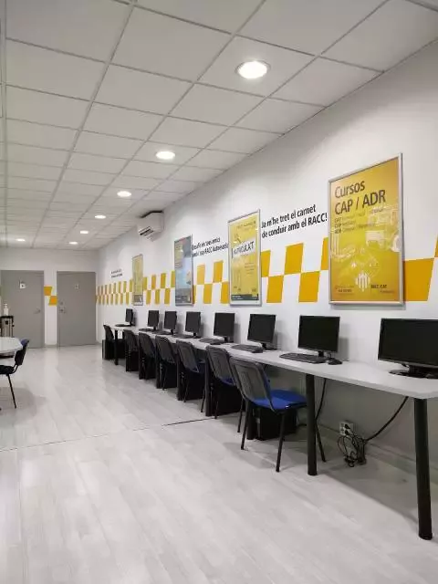 RACC Autoescola Mollet del Vallès - Avinguda de Burgos