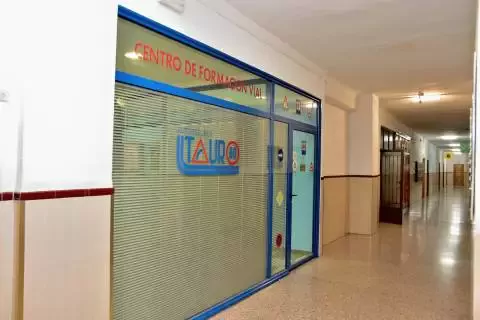 Autoescuela Tauro - Av. Primero de Mayo