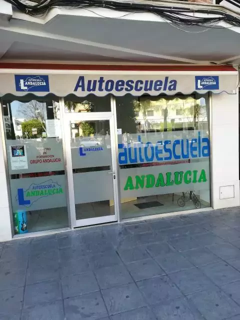 Autoescuela Andalucía - Av. del Genil