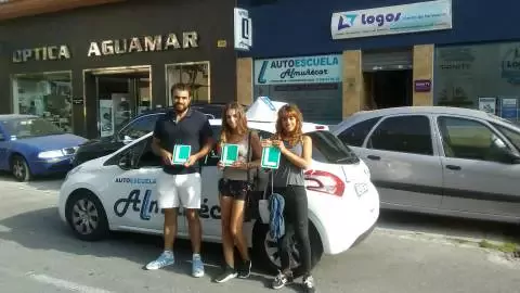 AUTOESCUELA ALMUÑÉCAR - C. Cristóbal Colón Edficio Aguamar bajo 1 B