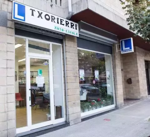 1. Autoescuela Txorierri