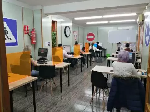 Autoescuela San Vicente Grupo la Carretera - Carrer de L'Estació