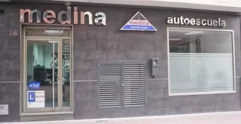 Autoescuela Medina - Av. del Carril